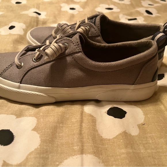 Sperry shoes - Picture 2 of 3